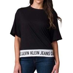 ❌ SOLD ❌ Calvin Klein cropped T-shirt